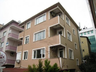 KAVACIK MERKEZDE KİRALIK 4 ODALI BÜRO OFİS KATI