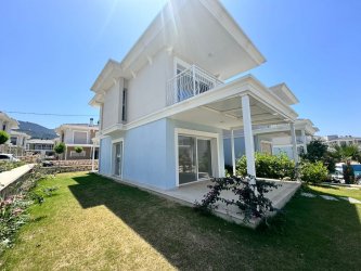 KUŞADASI DAVUTLARDA YENİ SATILIK FIRSAT 3+1  VİLLA
