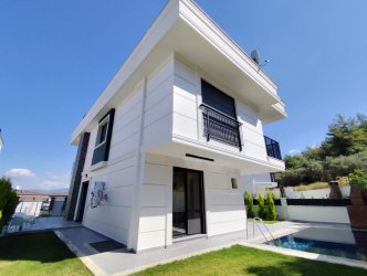 GÜRMES EMLAKTAN KUŞADASI DAVUTLARDA SATILIK YENİ 5+2 VİLLA
