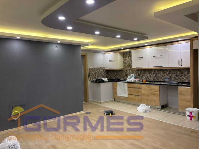 GÜRMES EMLAKTAN KUŞADASI İKİÇEŞMELİK`TE SATILIK YENİ 3+1 DAİRE