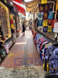 GÜRMES EMLAKTAN KUŞADASI TURİSTİK ÇARŞIDA SATILIK İŞ YERİ 