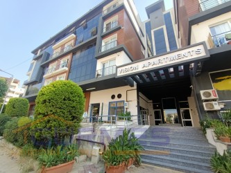 GÜRMES EMLAK`TAN KUŞADASI MERKEZ`DE EŞYALI SATILIK 2+1 DAİRE