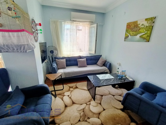 ACİL SATILIK KUŞADASI MERKEZDE SATILIK 2+1 DAİRE
