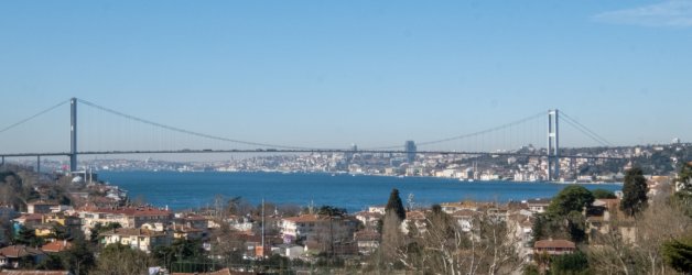 ÇENGELKÖY MERKEZDE İYİ BOĞAZ MANZARALI BAHÇELİ VİLLA