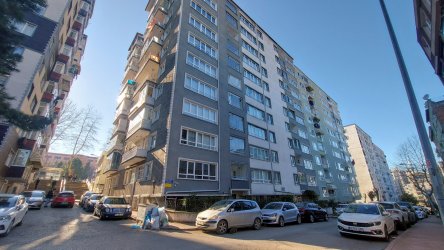 BAHÇELİEVLER`DE SIFIR YAPILI,SALON MUTFAK AYRI KİRALIK 2+1 DAİRE
