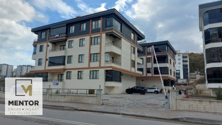 ÇOBANLI SAPAĞINDA,SİTE İÇİNDE,KREDİ LİMİTSİZ,BALKONLU GENİŞ 1+1