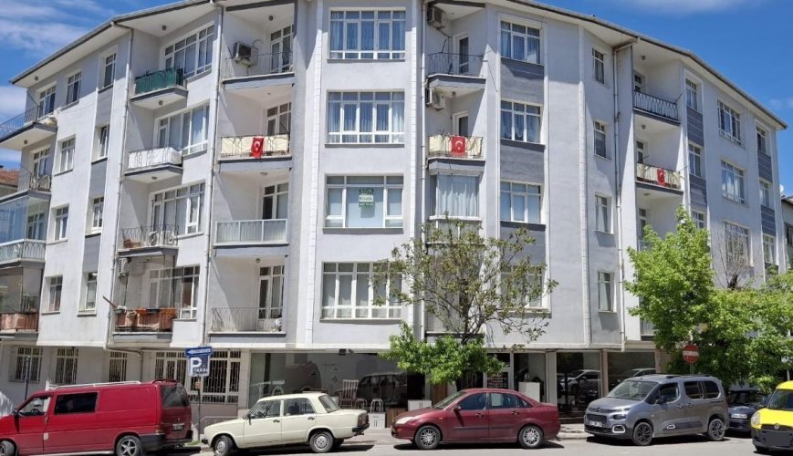 Çankaya Hoşdere Cad. Elçi Sk Köşesi, Full Yapılı ve Eşyalı 2+1
