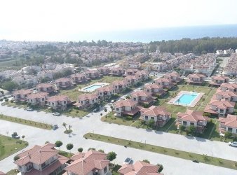 Kuşadası Davutlar Ege Birlik-3te, Havuzlu, Eşyalı, Köşe Villa