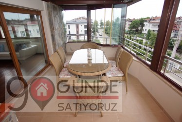 Bahçelievler`de Sahile 1 Dakika | 222 m² Deniz Manzaralı Ferah 3+1 Daire