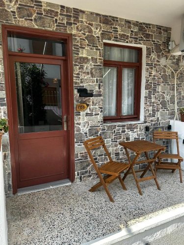 Çeşme de Denize 50 metre Mesafede 1+0 Kiralık