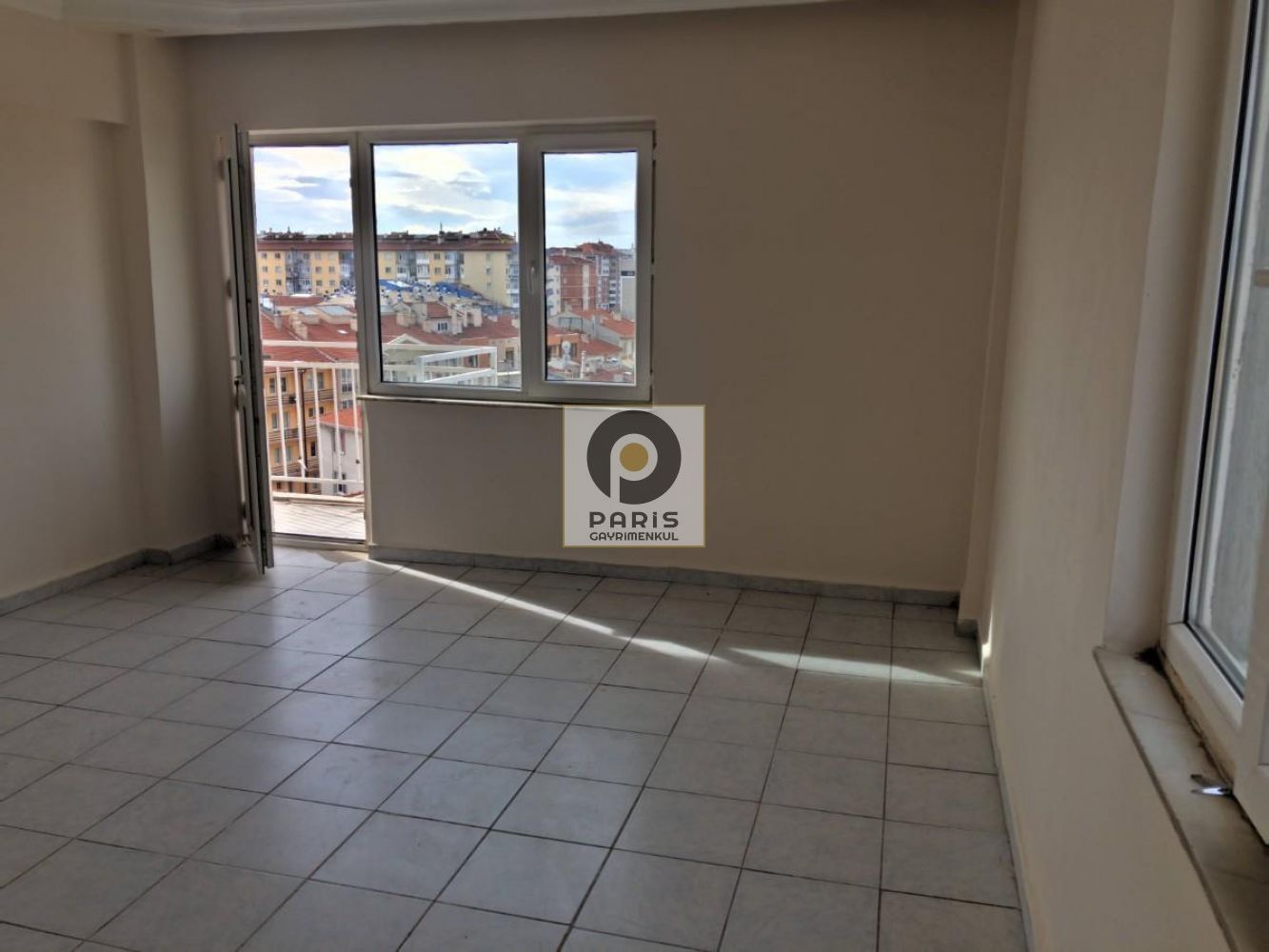 Kiralık Konut Apartman Dairesi Paris Gayrimenkul den Bağlar da Kiralık